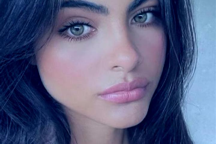 Sienna, 23, a chestnut hazel-eyed middle eastern companion based in Konjineh. Offering Couples, Domination. Available for incall and outcall, overnight booki...