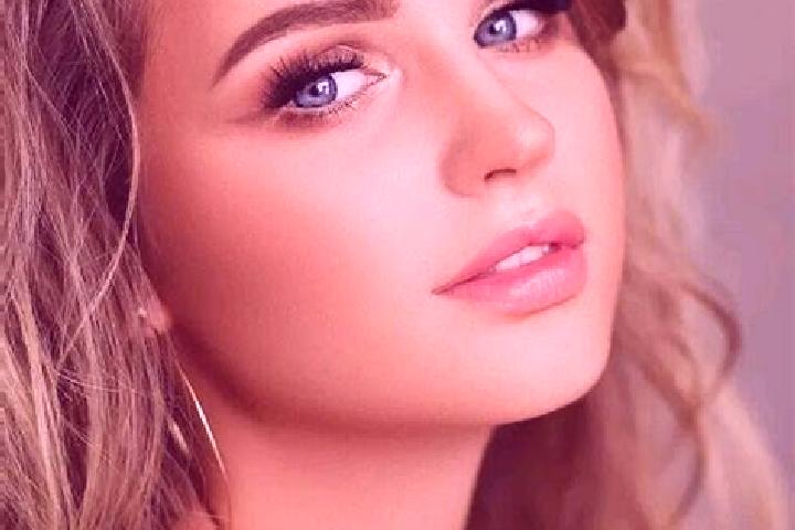Sienna, 23, a dark blonde blue-eyed indian companion based in Areaks Tnaot. Offering Striptease, Roleplay, Overnight, Tantra, GFE. Available for incall and o...