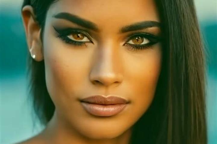 Sienna, 23, a red green-eyed latina companion based in Adelanto. Offering CIM, A-Level, BDSM, Striptease. Available for incall and outcall, day and evening d...