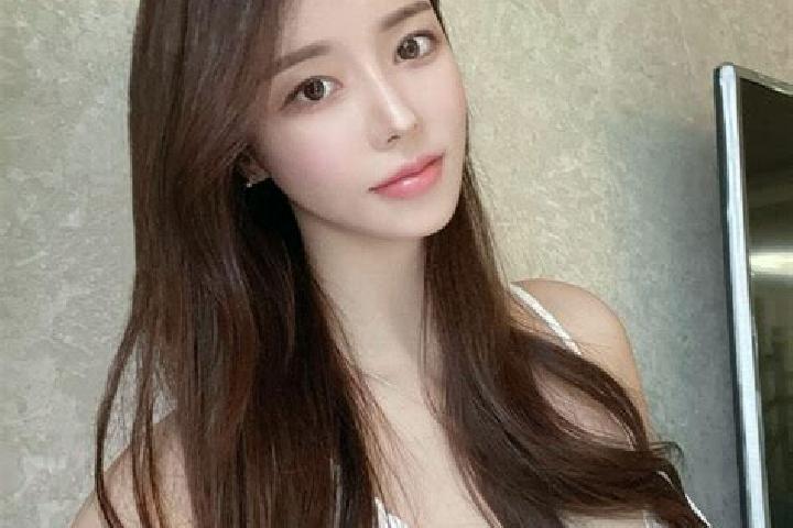 Sienna, 23 — Escort in Bayiji, China