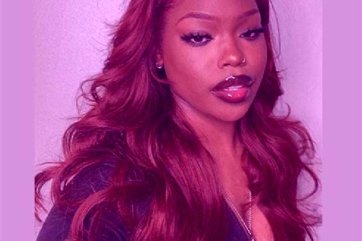 Sienna, 24, a auburn amber-eyed ebony companion based in Cikendi. Offering Dinner Date, A-Level. Available for incall and outcall, day and evening dates.