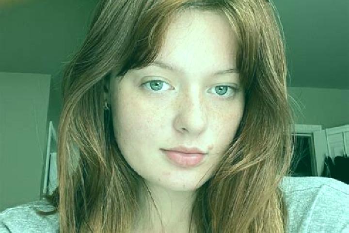Sienna, 24, a auburn brown-eyed mediterranean companion based in Bechstedt. Offering Couples, Erotic Massage, Deep French Kissing, A-Level. Available for inc...