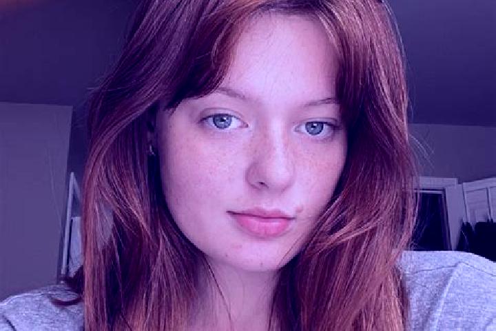 Sienna, 24, a auburn grey-eyed mediterranean companion based in Kirchheim am Neckar. Offering Dinner Date, A-Level, Striptease. Available for incall and outc...
