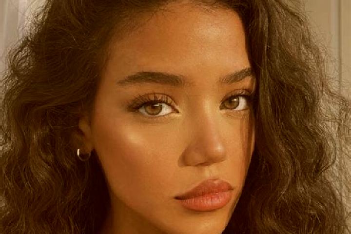 Sienna, 24, a black brown-eyed caribbean companion based in Hatsik. Offering Couples, Fetish, Duos, Party Girl, Domination. Available for incall and outcall,...