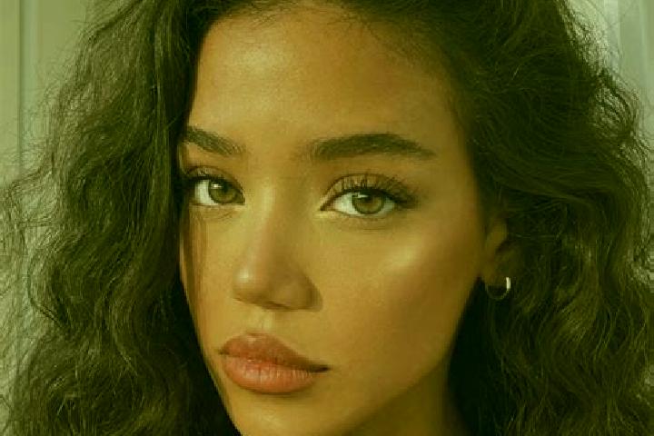 Sienna, 24, a black brown-eyed mixed companion based in Moera. Offering Duos, OWO, Massage, BDSM, Roleplay. Available for incall and outcall, overnight booki...