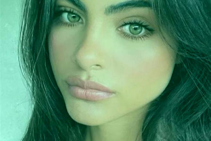 Sienna, 24, a black green-eyed caucasian companion based in Ujjain. Offering Prostate Massage, Tantra, Party Girl. Available for incall and outcall, overnigh...