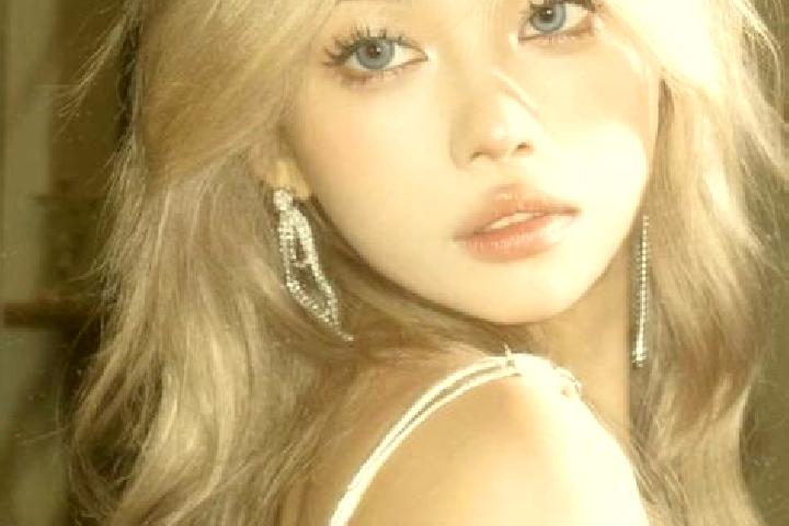 Sienna, 24, a blonde grey-eyed asian companion based in Mayfield. Offering Prostate Massage, Duos, Striptease, Fetish. Available for incall and outcall, day ...