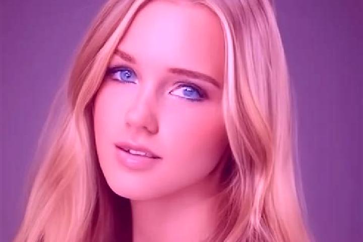 Sienna, 24, a blonde hazel-eyed mediterranean companion based in Echemmaia Est. Offering GFE, Tantra, Massage, Couples, A-Level. Available for incall and out...