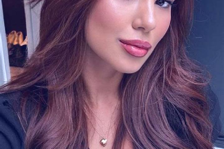 Sienna, 24, a chestnut dark-eyed latina companion based in Niederfinow. Offering Overnight, Prostate Massage, Girlfriend Experience, Dinner Date, Erotic Mass...