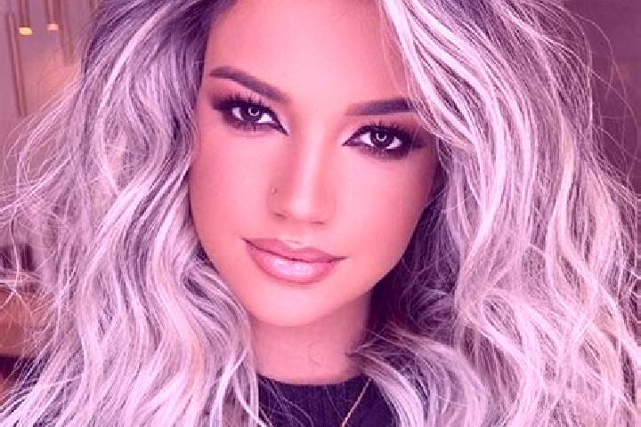 Sienna, 24, a platinum blonde brown-eyed latina companion based in Solnice. Offering Fetish, Dinner Date. Available for incall and outcall, day and evening d...