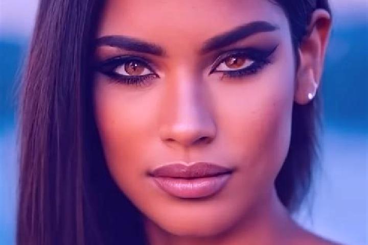 Sienna, 25, a black grey-eyed latina companion based in Haruman. Offering Prostate Massage, Couples, BDSM, A-Level, Party Girl. Available for incall and outc...