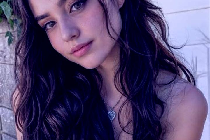 Sienna, 25, a black hazel-eyed slavic companion based in Sanford. Offering BDSM, Travel Companion, Deep French Kissing, Erotic Massage, Dinner Date. Availabl...