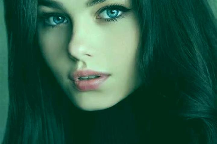 Sienna, 25, a brunette dark-eyed caucasian companion based in OErsundsbro. Offering Roleplay, BDSM, Overnight. Available for incall and outcall, day and even...