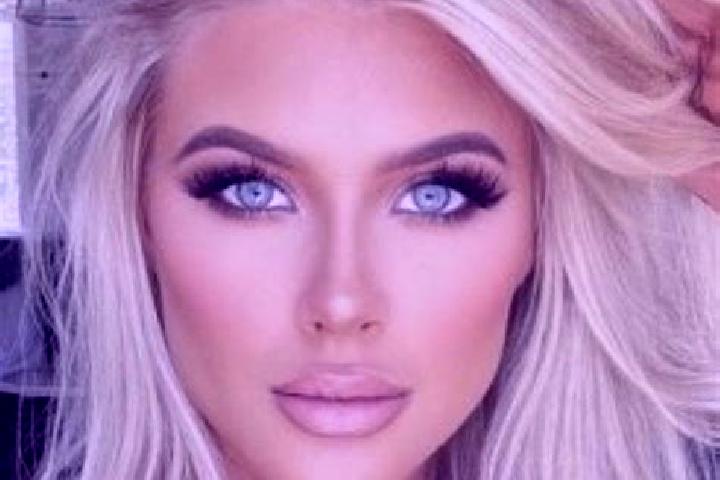 Sienna, 25, a platinum blonde hazel-eyed middle eastern companion based in Herselt. Offering Domination, Striptease, Duos, GFE. Available for incall and outc...