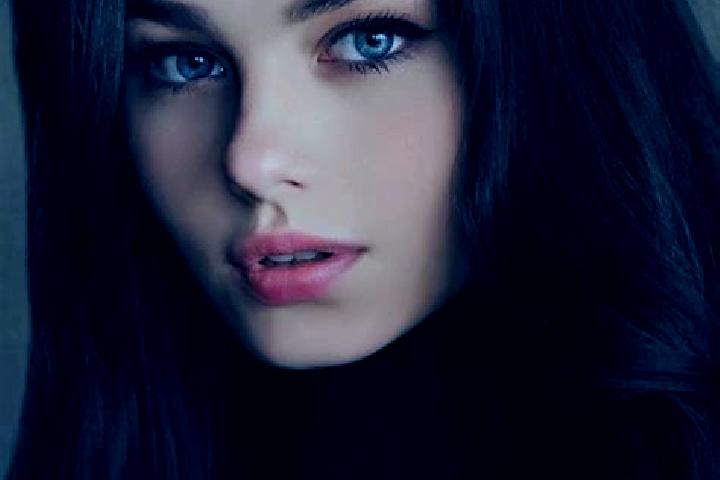 Sienna, 25, a red dark-eyed caucasian companion based in Annahilt. Offering Travel Companion, OWO, BDSM. Available for incall and outcall, overnight bookings...