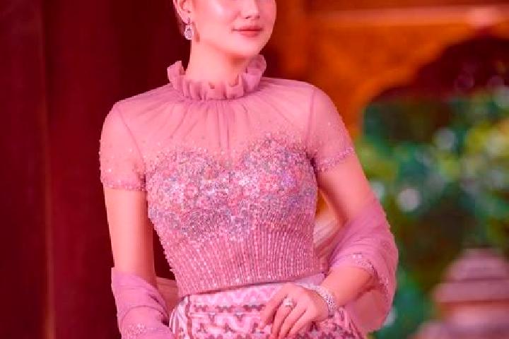 Sienna, 25 — Escort in Ma Au, Myanmar