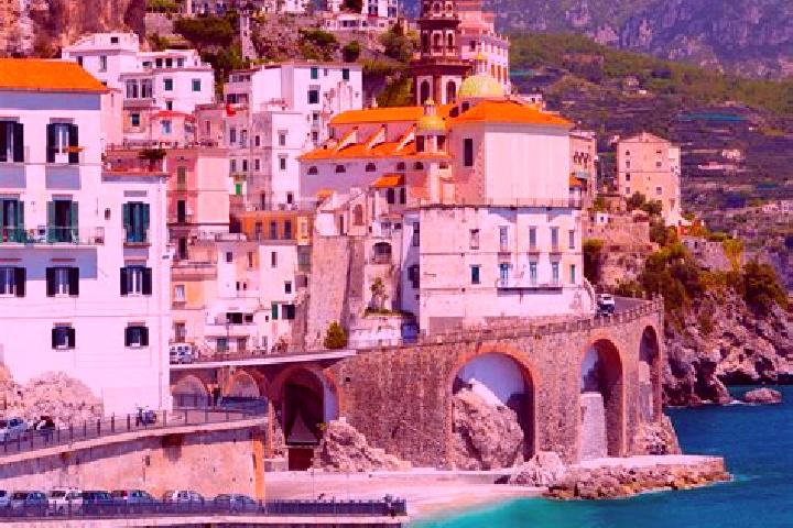Sienna, 25 — Escort in Promano, Italy