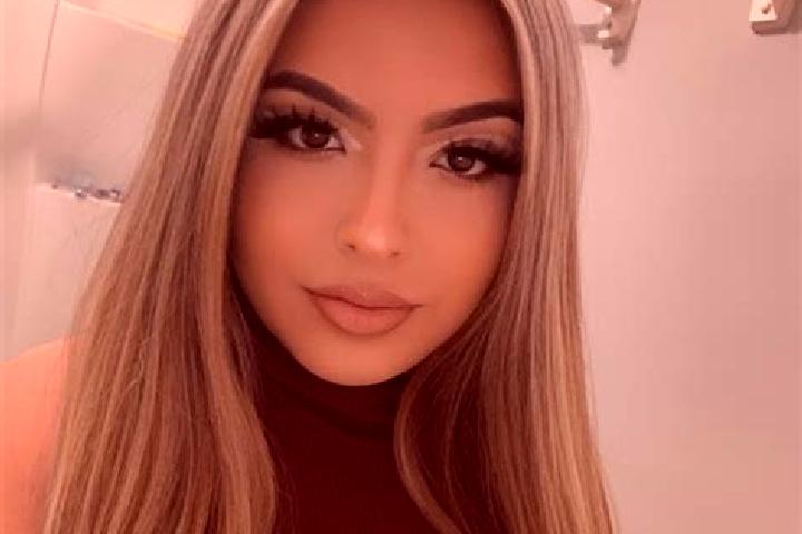 Sienna, 26, a blonde amber-eyed latina companion based in Acklam. Offering A-Level, CIM, Dinner Date, Striptease. Available for incall and outcall, overnight...