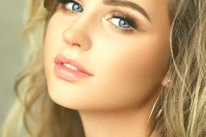 Sienna, 26, a dark blonde blue-eyed middle eastern companion based in Berchtesgaden. Offering OWO, 69. Available for incall and outcall, overnight bookings a...