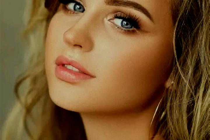 Sienna, 26, a dark blonde blue-eyed slavic companion based in Golere. Offering Roleplay, BDSM, Domination, CIM, 69. Available for incall and outcall, overnig...