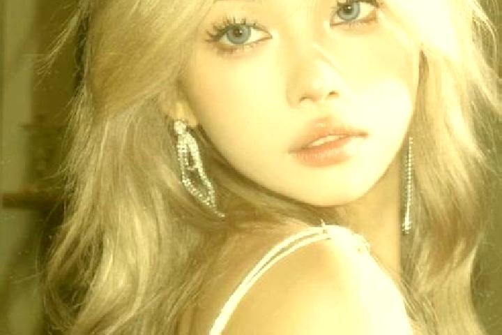 Sienna, 26, a platinum blonde amber-eyed asian companion based in Kopaci. Offering Duos, BDSM, Overnight. Available for incall and outcall, overnight booking...