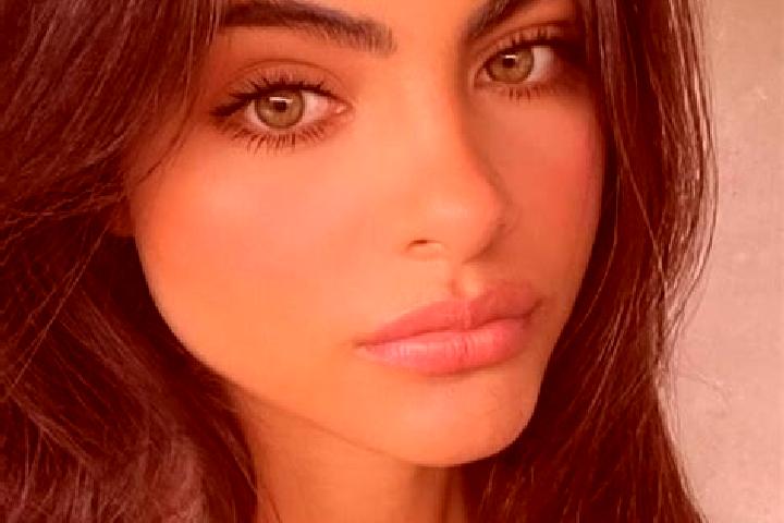 Sienna, 26, a red dark-eyed indian companion based in Walterswald. Offering CIM, Fetish, 69, Overnight. Available for incall and outcall, overnight bookings ...