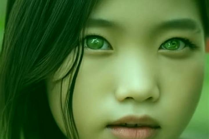 Sienna, 26, a red green-eyed asian companion based in Patu. Offering BDSM, OWO, Party Girl. Available for incall and outcall, day and evening dates.