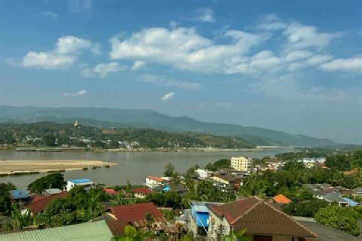 Sienna, 26 — Escort in Ban Houayxay, Laos