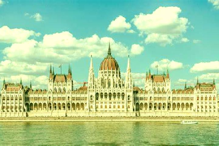 Sienna, 26 — Escort in Budapest V. keruelet, Hungary