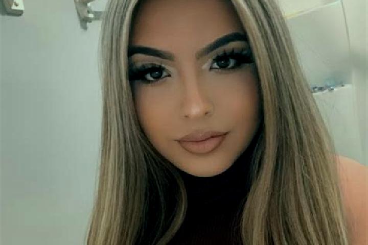 Sienna, 27, a auburn blue-eyed mixed companion based in Opwijk. Offering Striptease, Couples, CIM. Available for incall and outcall, day and evening dates.