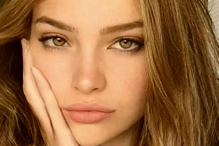 Sienna, 27, a auburn hazel-eyed mediterranean companion based in Horizontina. Offering A-Level, Massage, OWO. Available for incall and outcall, day and eveni...