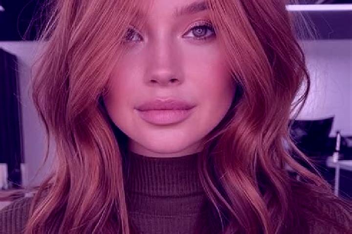 Sienna, 27, a auburn hazel-eyed slavic companion based in Sevastiana. Offering Erotic Massage, Deep French Kissing, Massage, Fetish, Duos. Available for inca...