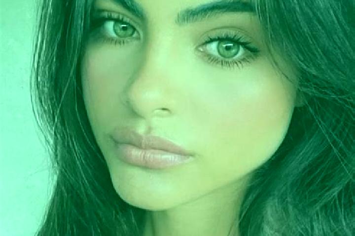 Sienna, 27, a brunette amber-eyed indian companion based in Resadiye. Offering GFE, Domination, Dinner Date. Available for incall and outcall, overnight book...