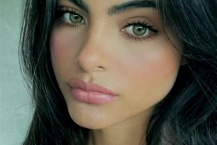 Sienna, 27, a brunette green-eyed indian companion based in Thenioux. Offering Prostate Massage, Striptease, A-Level, Girlfriend Experience. Available for in...