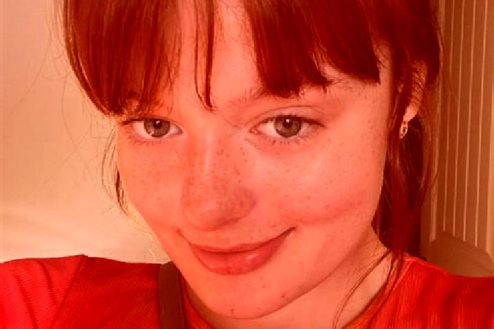 Sienna, 27, a red brown-eyed indian companion based in Halvergate. Offering BDSM, Dinner Date, Domination. Available for incall and outcall, overnight bookin...
