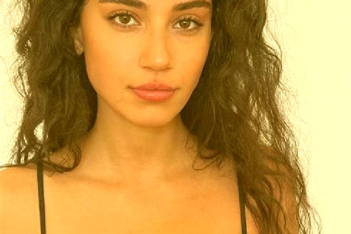 Sienna, 27 — Escort in Mezitli, Turkey