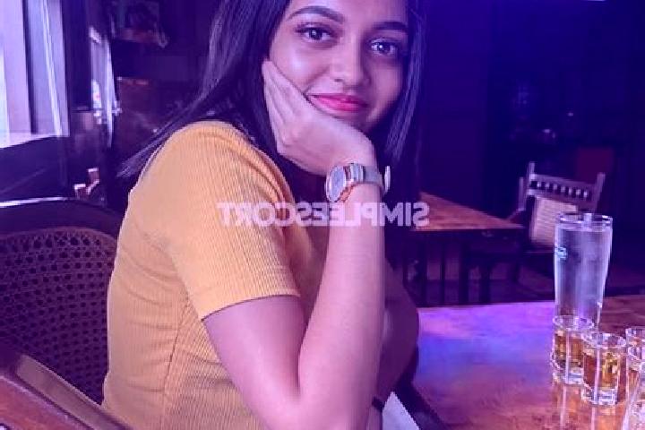 Sienna, 27 — Escort in Valsad, India