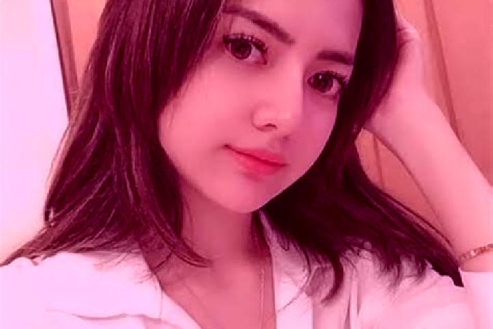 Sienna, 27 — Escort in Weepanapi, Indonesia