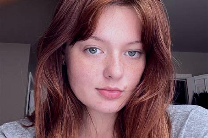 Sienna, 28, a auburn grey-eyed indian companion based in Khadkale. Offering CIM, Erotic Massage, Party Girl, A-Level, Deep French Kissing. Available for inca...