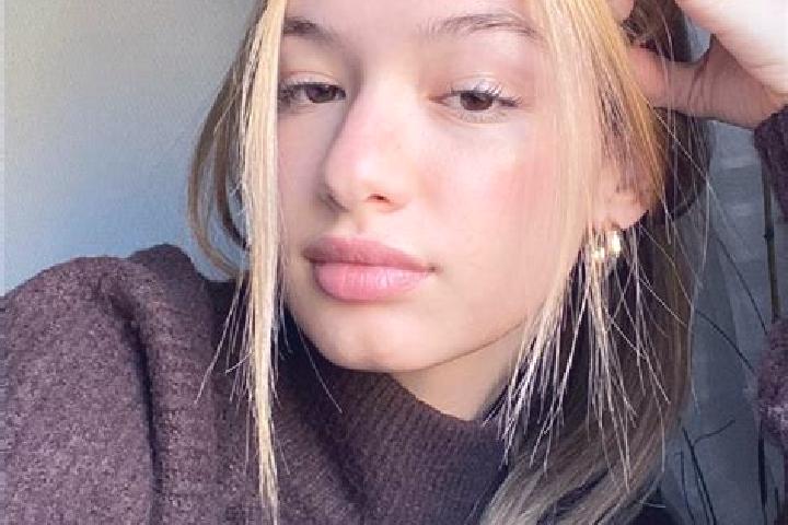 Sienna, 28, a blonde brown-eyed middle eastern companion based in Chos Malal. Offering Travel Companion, Deep French Kissing, Prostate Massage, Duos. Availab...
