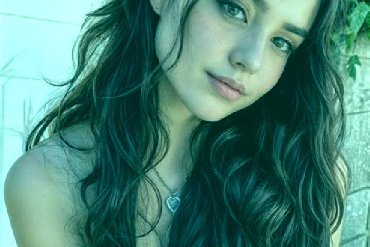 Sienna, 28, a red hazel-eyed middle eastern companion based in Valverde de Alcala. Offering Dinner Date, Roleplay, Prostate Massage, Deep French Kissing. Ava...