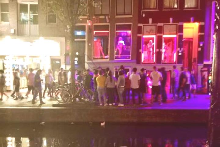 Sienna, 28 — Escort in Wallen, Germany