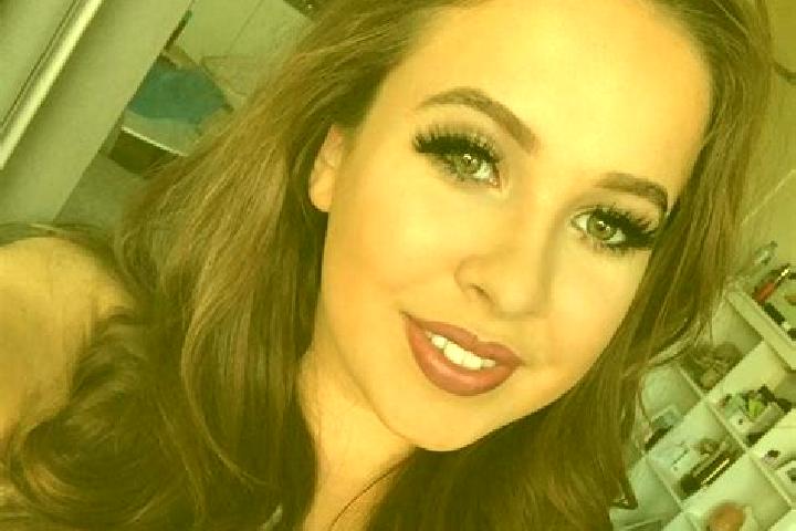 Sienna, 29, a auburn amber-eyed middle eastern companion based in Middleville. Offering Striptease, Fetish, OWO. Available for incall and outcall, overnight ...