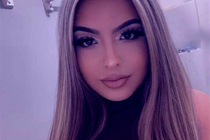 Sienna, 29, a blonde amber-eyed latina companion based in Wimpassing. Offering Massage, Striptease, BDSM. Available for incall and outcall, day and evening d...