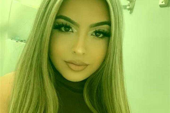 Sienna, 29, a blonde dark-eyed latina companion based in Lake Louise. Offering Couples, Overnight. Available for incall and outcall, day and evening dates.