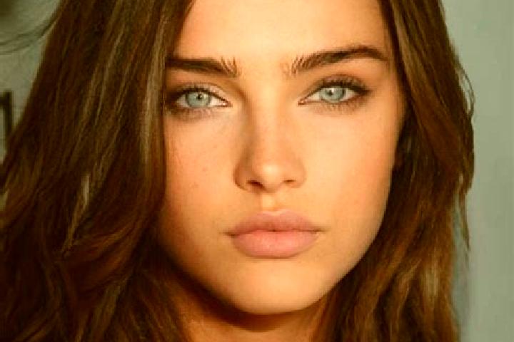 Sienna, 29, a brunette amber-eyed slavic companion based in Santa Lucia Potrerillo. Offering CIM, 69. Available for incall and outcall, day and evening dates.