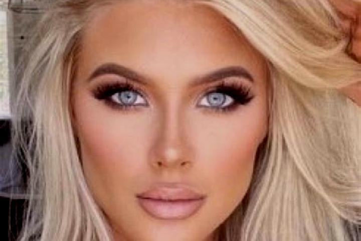 Sienna, 29, a platinum blonde dark-eyed indian companion based in Hing Tung Estate. Offering A-Level, Erotic Massage. Available for incall and outcall, day a...