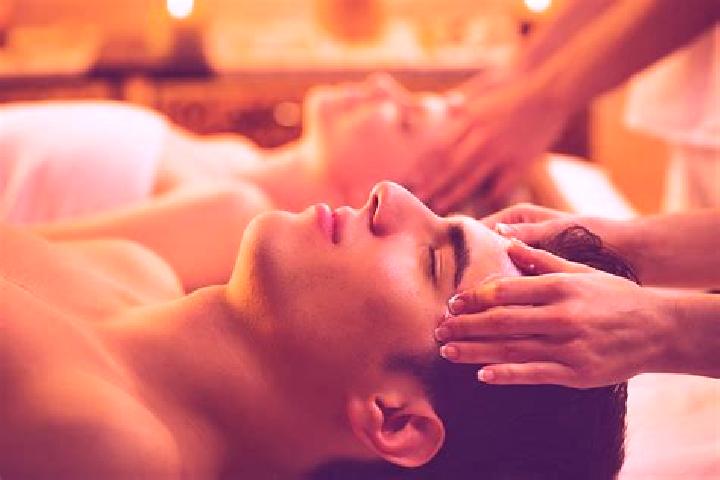 Sienna, 29, a red brown-eyed mediterranean companion based in Meisha. Offering Erotic Massage, Deep French Kissing, Dinner Date, Massage. Available for incal...