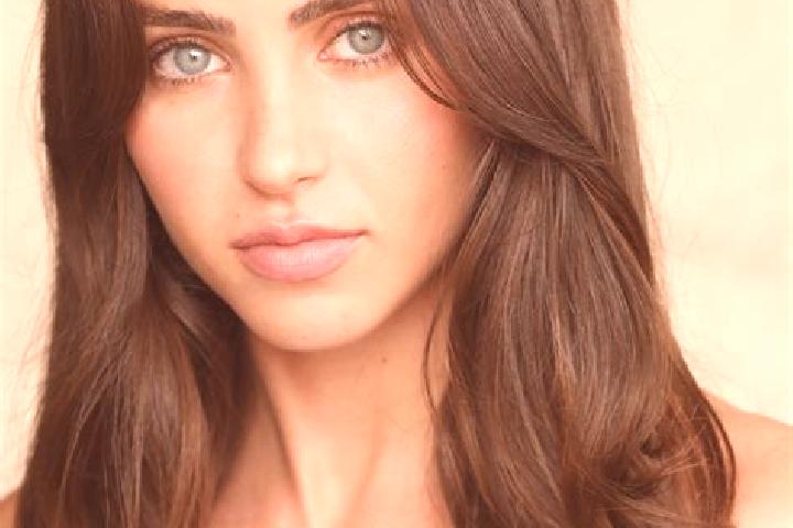 Sienna, 30, a auburn brown-eyed european companion based in Toundiani. Offering Girlfriend Experience, Duos, Massage, Fetish. Available for incall and outcal...