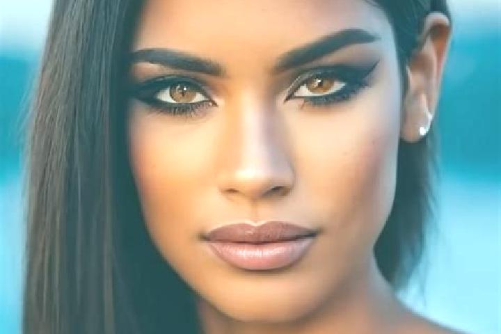 Sienna, 30, a auburn dark-eyed latina companion based in Novyy Ropsk. Offering Travel Companion, Girlfriend Experience, Striptease. Available for incall and ...